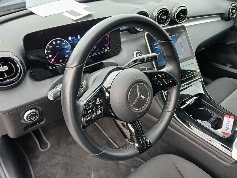 Gebraucht Mercedes C200 163 PS (119 kW) 2023 Blau Limousine
