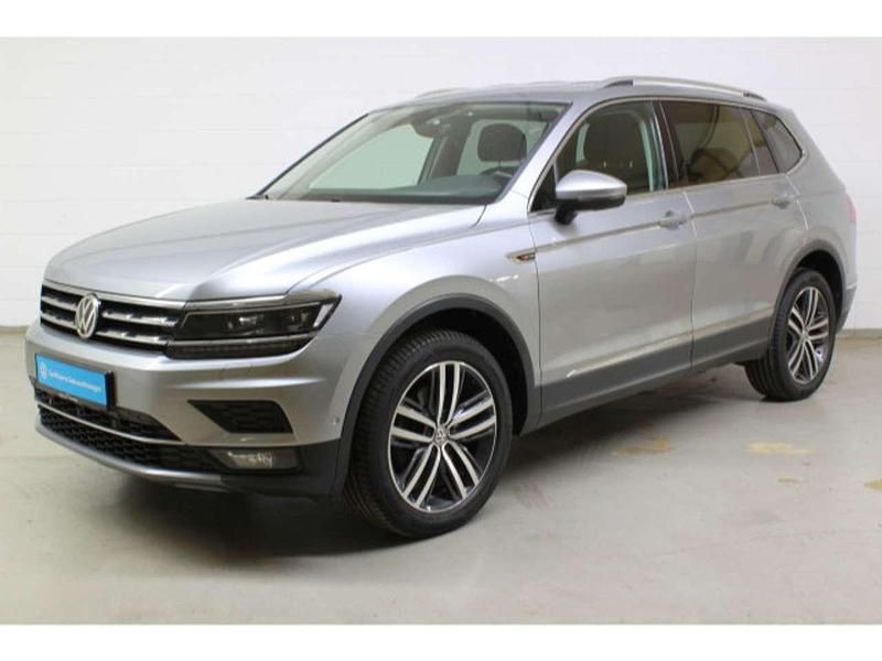 Pyrite silver metallic Gebraucht 2020 VW Tiguan Allspace Highline SUV | 28.490 € (Fairer Preis) - Bild 1/3