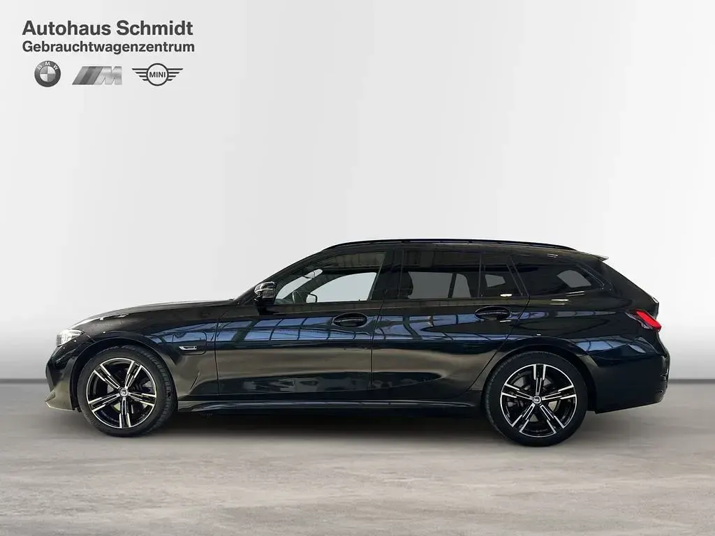 Gebraucht BMW 330 M Sport 184 PS (135 kW) 2023 Schwarz Limousine