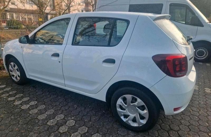 Gebraucht Dacia Sandero Lauréate 90 PS (66 kW) 2017 Weiß Kleinwagen