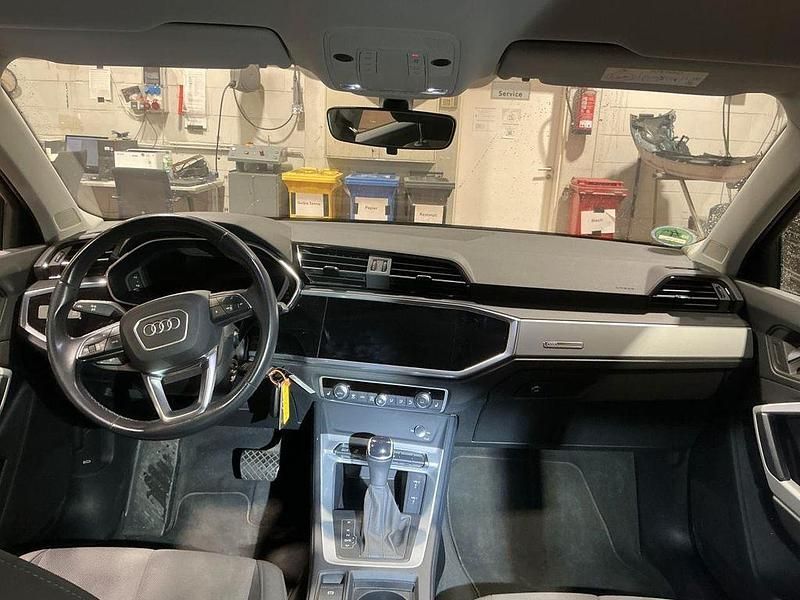 Gebraucht Audi Q3 Basis 245 PS (180 kW) 2022 Chronosgrau SUV
