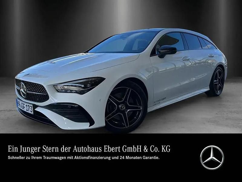 Unilack polarweiß Gebraucht 2025 Mercedes CLA200 Shooting Brake AMG Kombi | 42.890 € - Bild 1/4