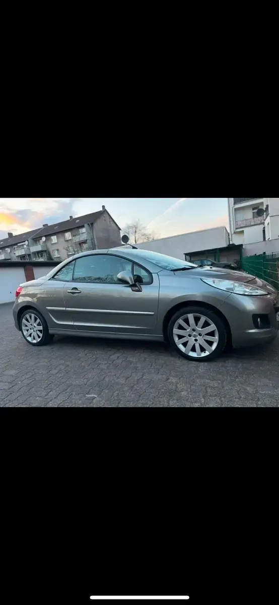 Gebraucht Peugeot 207 CC 120 PS (88 kW) 2012 Andere farben Cabrio