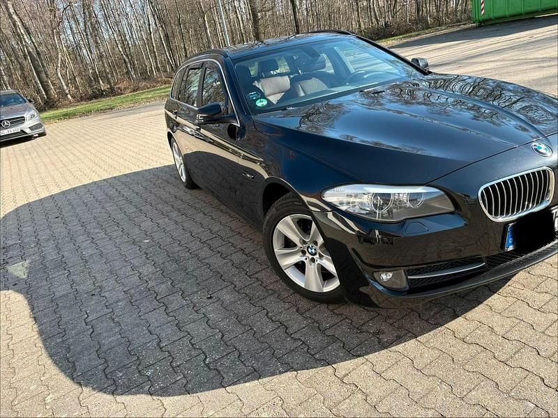 Gebraucht BMW 525 Luxury Line 218 PS (160 kW) 2013 Schwarz Kombi