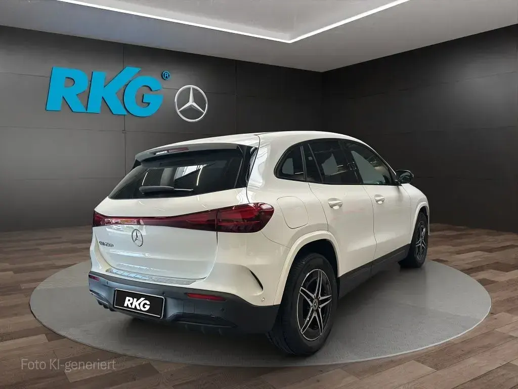 Gebraucht Mercedes EQA250+ AMG 139 kW (190 PS) 2025 Weiß SUV