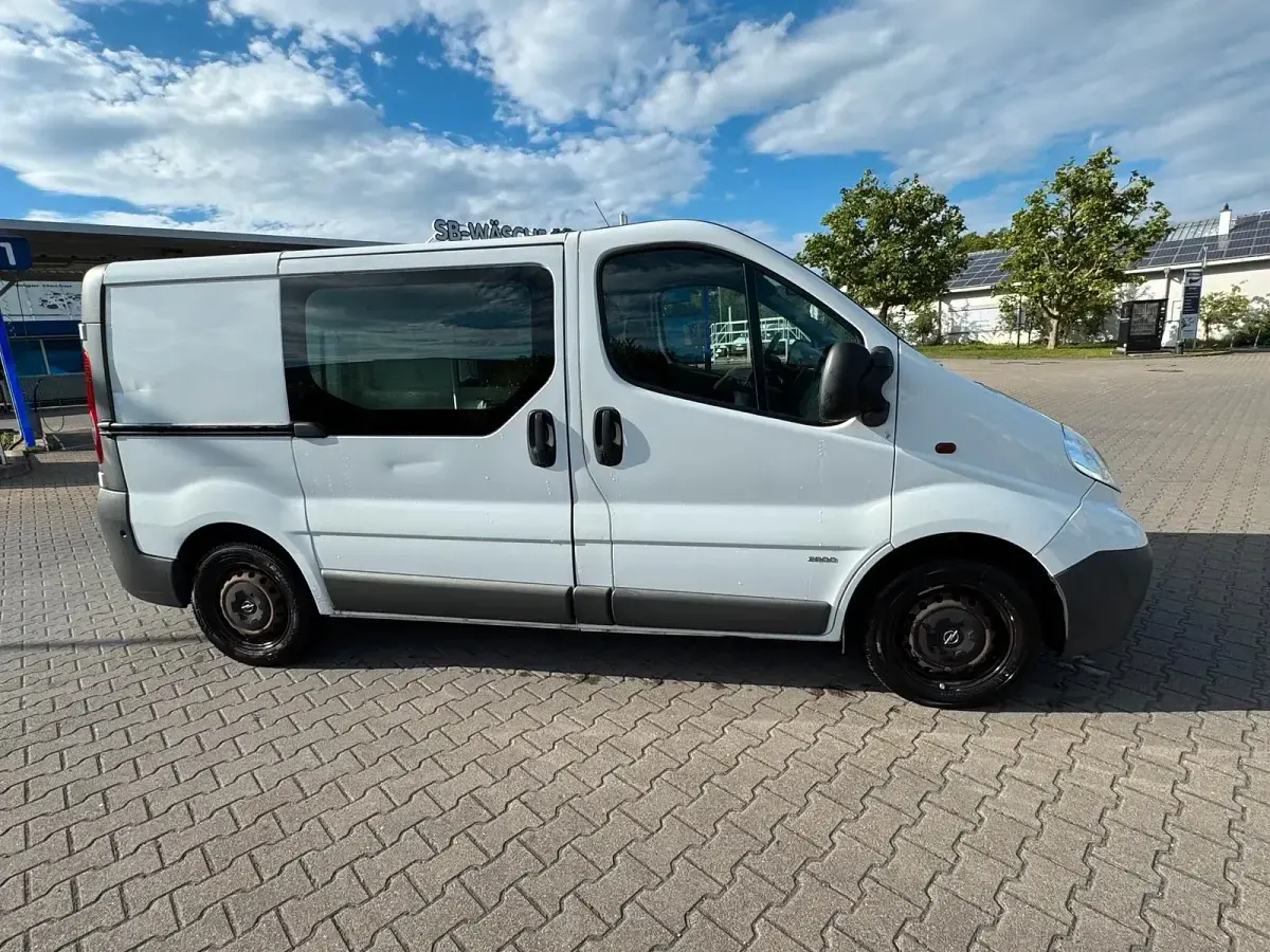 Gebraucht Opel Vivaro 114 PS (83 kW) 2014 Weiß Van / Kleinbus