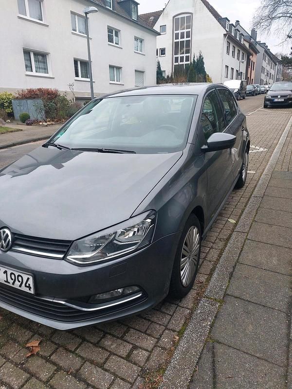 Grau Gebraucht 2017 VW Polo Kleinwagen | 10.900 € (Guter Preis) - Bild 1/3