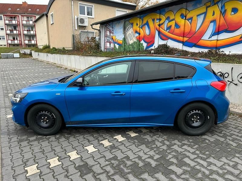 Gebraucht Ford Focus ST-Line X 125 PS (91 kW) 2019 Blau Limousine