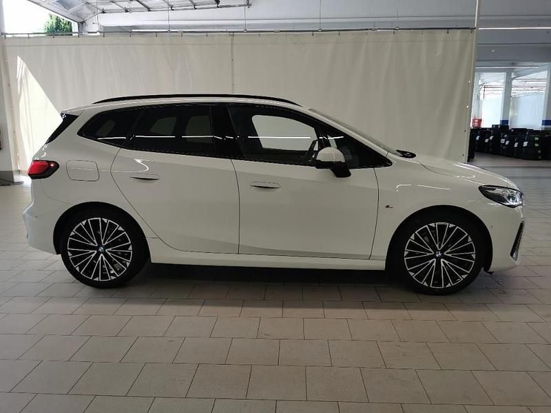 Gebraucht BMW 218 Active Tourer M Sport 136 PS (100 kW) 2024 Alpinweiss iii Van / Kleinbus