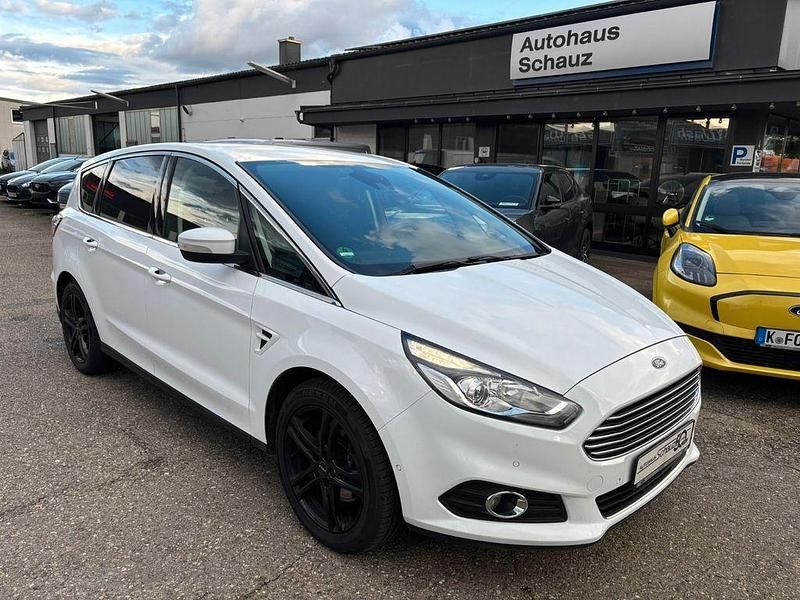 Weiß Gebraucht 2017 Ford S-MAX Titanium Van / Kleinbus | 14.000 € (Guter Preis) - Bild 1/4