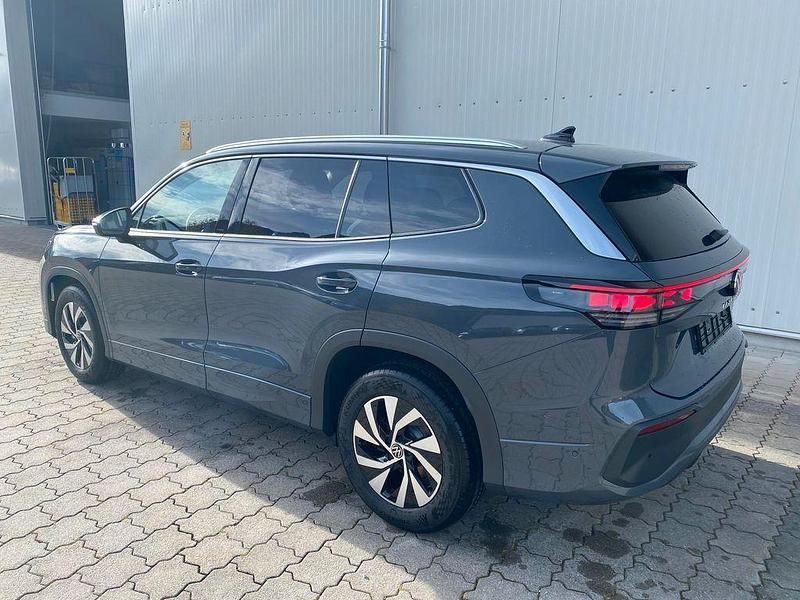 Gebraucht VW Tayron 150 PS (110 kW) 2025 Grau SUV