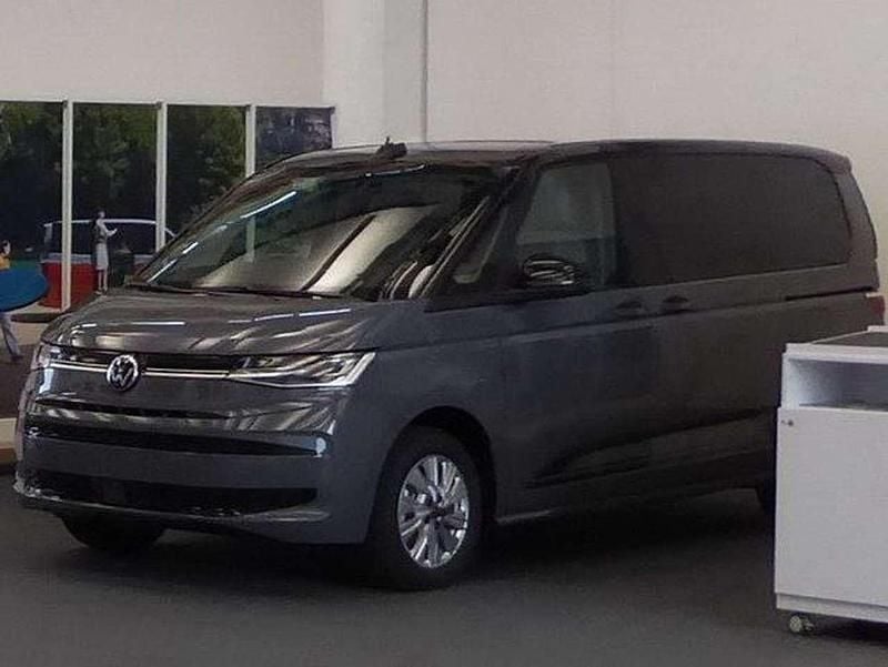 Gebraucht VW Multivan Edition 136 PS (100 kW) 2024 Grau Van