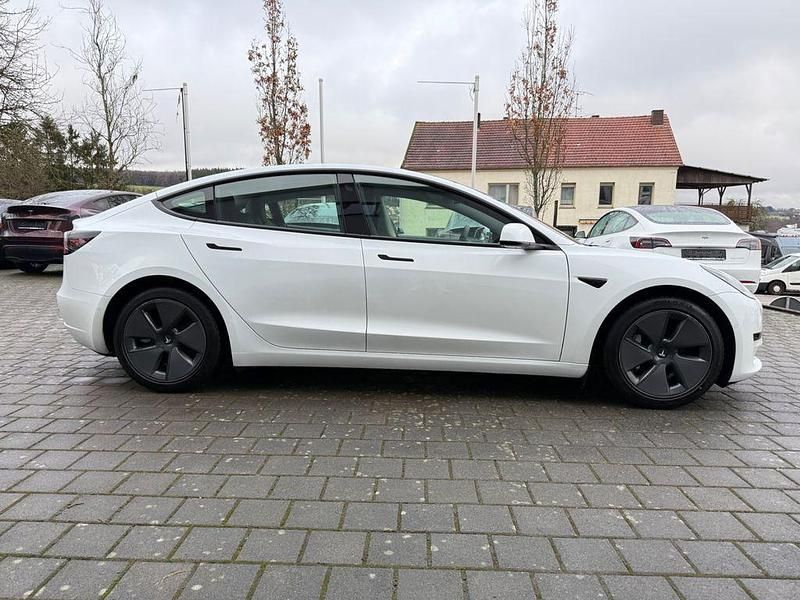 Gebraucht Tesla Model 3 Standard Range Plus 208 kW (283 PS) 2021 Weiß Limousine