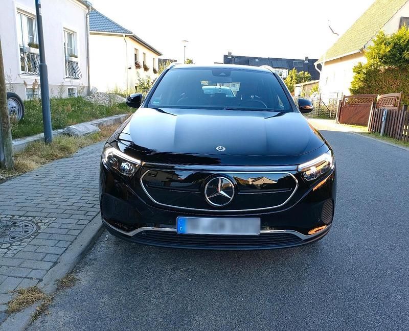 Schwarz Gebraucht 2023 Mercedes EQA250 Progressive SUV | 32.999 € (Fairer Preis) - Bild 1/4