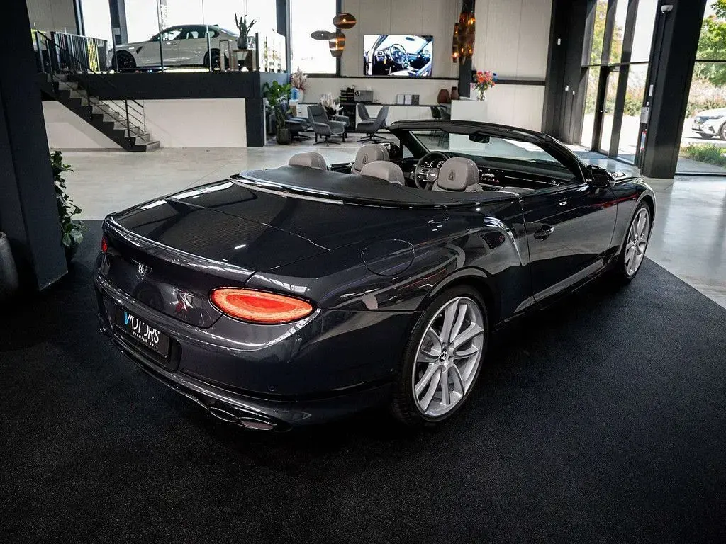 Gebraucht Bentley Continental GT Convertible Mulliner 549 PS (403 kW) 2022 Grau Cabrio