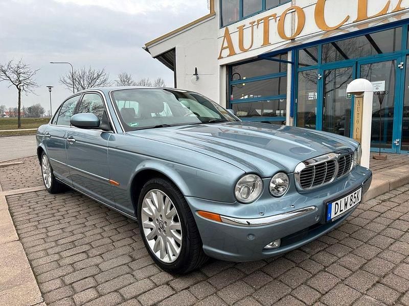 Gebraucht Jaguar XJ8 298 PS (219 kW) 2004 Blau Limousine