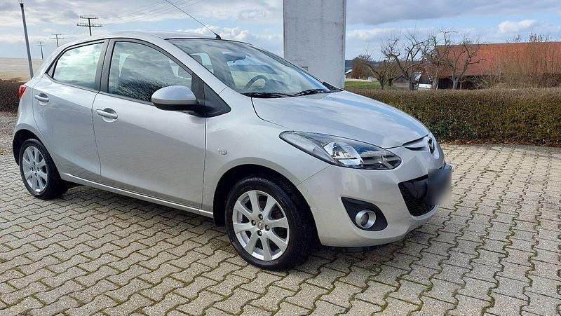 Gebraucht Mazda 2 Active 84 PS (61 kW) 2011 Silber Kleinwagen