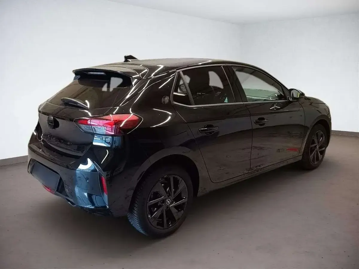 Używany Opel Corsa 101 KM (74 kW) 2024 Czarny Hatchback