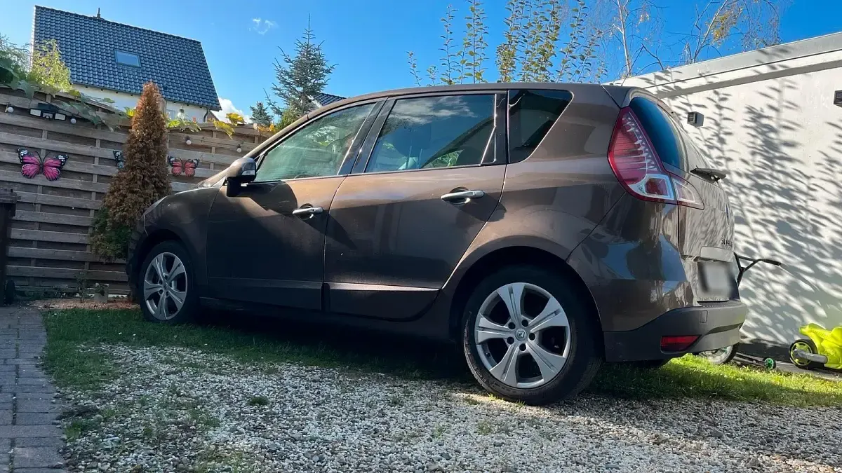 Gebraucht Renault Scenic E-Tech 131 PS (96 kW) 2010 Braun Van / Kleinbus