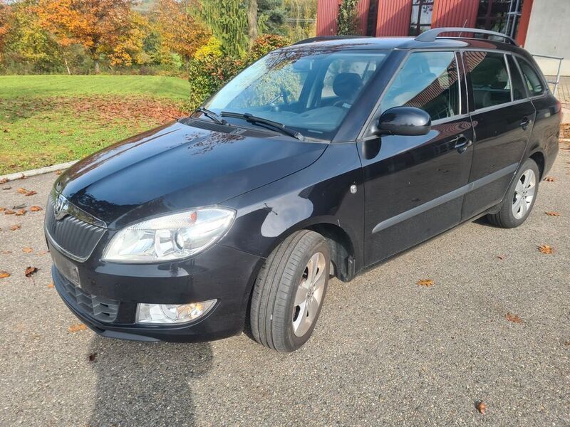 Schwarz Gebraucht 2014 Skoda Fabia Elegance Kombi | 4.499 € (Guter Preis) - Bild 1/4