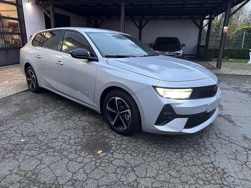 Gebraucht Opel Astra 131 PS (96 kW) 2024 Silber Kombi