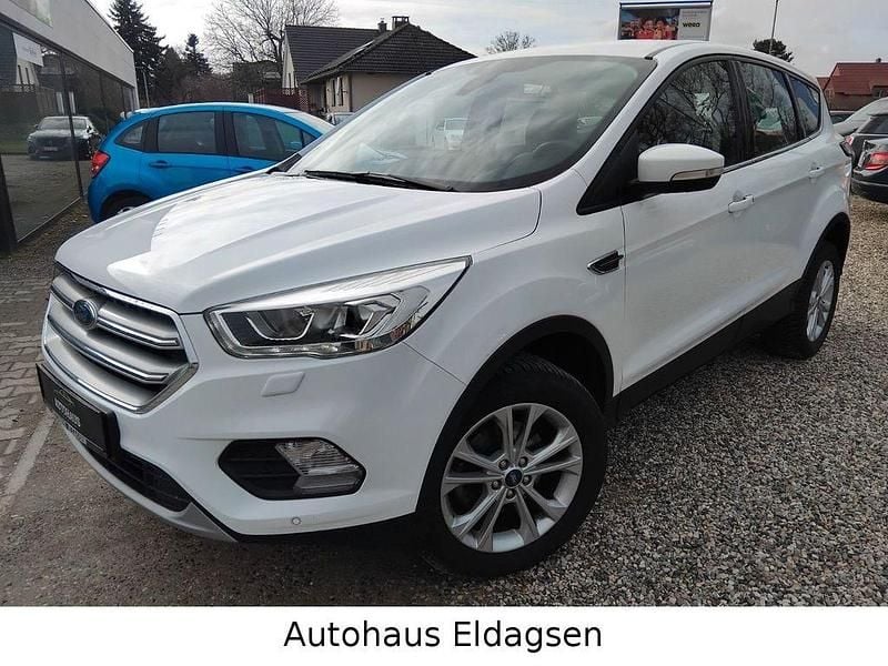 Gebraucht Ford Kuga Titanium 150 PS (110 kW) 2018 Weiß SUV