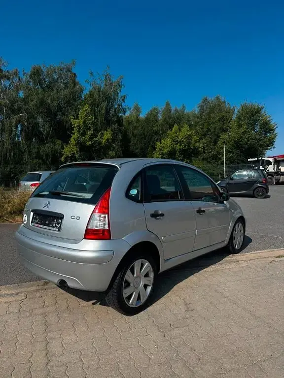 Gebraucht Citroën C3 Comfort 109 PS (80 kW) 2008 Silber Limousine