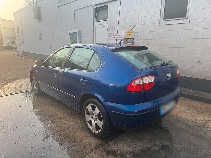Second-hand Seat Leon 125 CP (91 kW) 2002 Albastru Hatchback