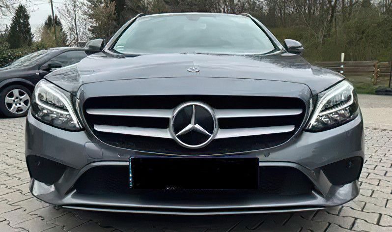 Grau Gebraucht 2019 Mercedes C200 Kombi | 18.450 € (Fairer Preis) - Bild 1/4