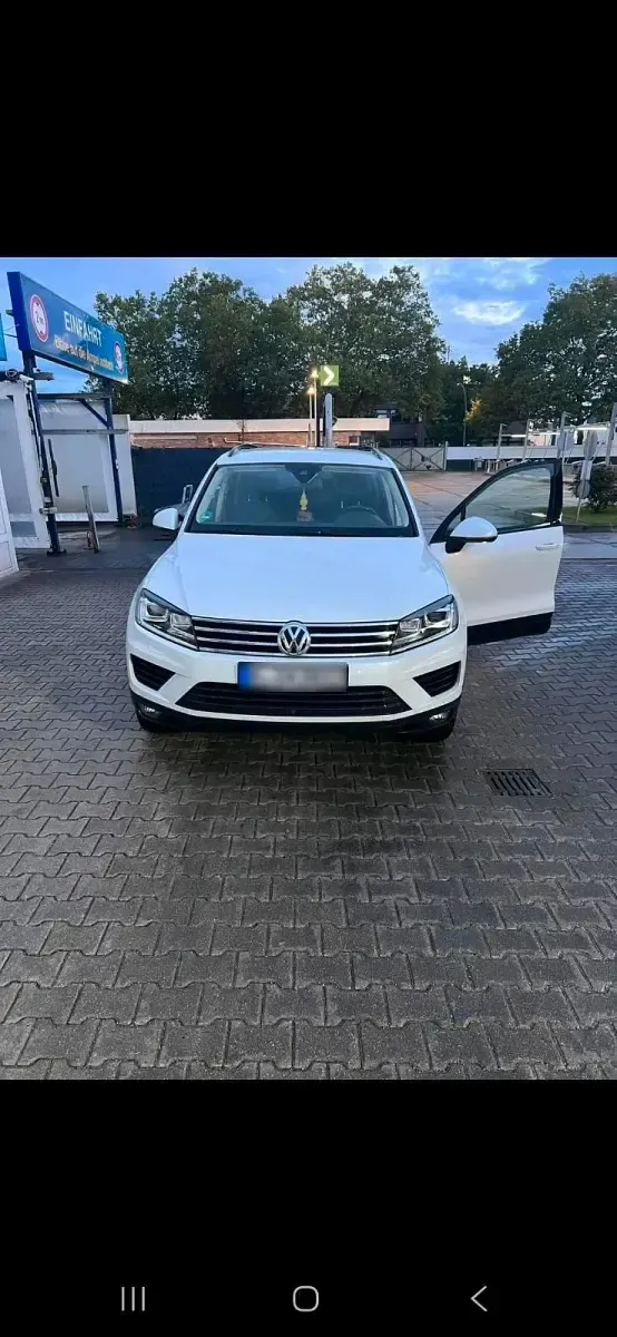 Gebraucht VW Touareg 205 PS (150 kW) 2015 Weiß SUV