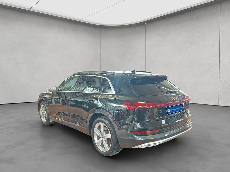 Gebraucht Audi e-tron Advanced 300 kW (408 PS) 2022 Mythosschwarz metallic SUV