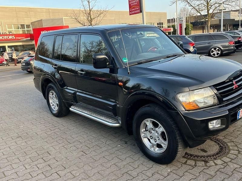 Gebraucht Mitsubishi Pajero Elegance 165 PS (121 kW) 2000 Schwarz SUV