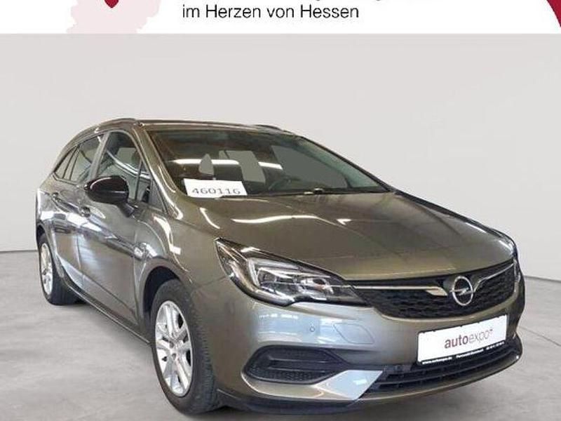 Weiß Gebraucht 2022 Opel Astra Limousine | 11.989 € (Guter Preis) - Bild 1/4