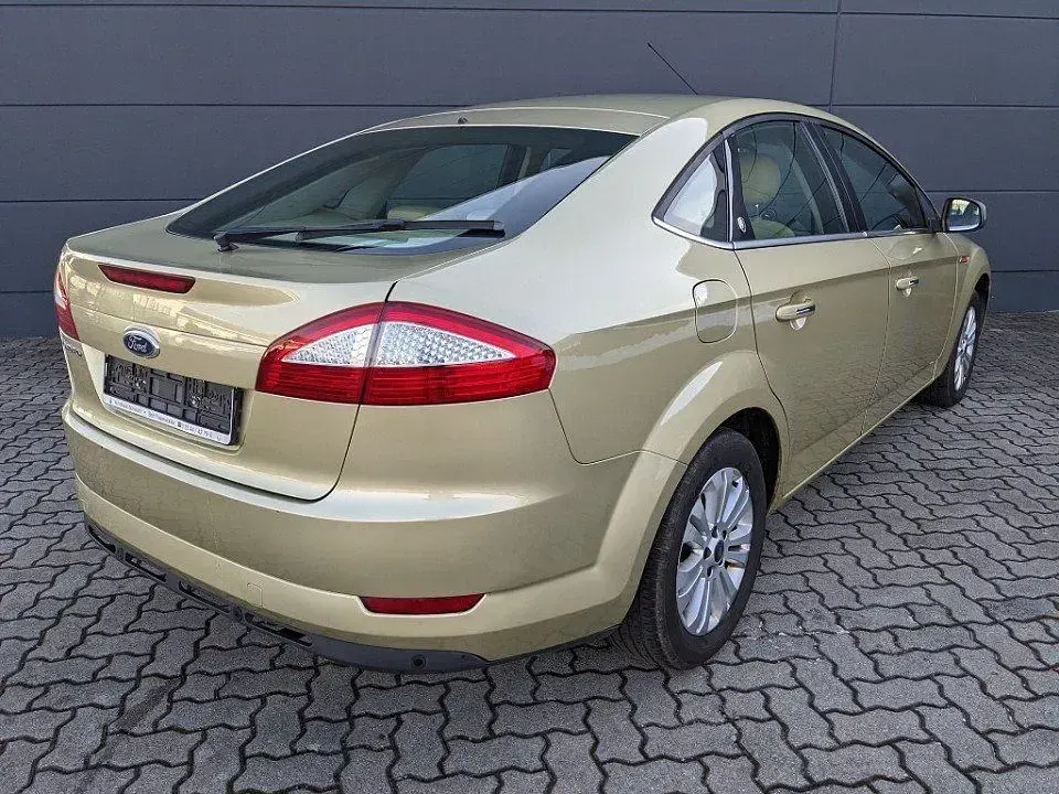 Gebraucht Ford Mondeo Ghia 145 PS (106 kW) 2007 Beige Limousine