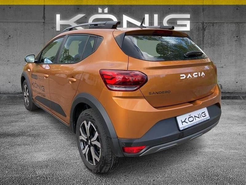 Gebraucht Dacia Sandero Expression 101 PS (74 kW) 2023 Taklamakanorange metallic Kleinwagen