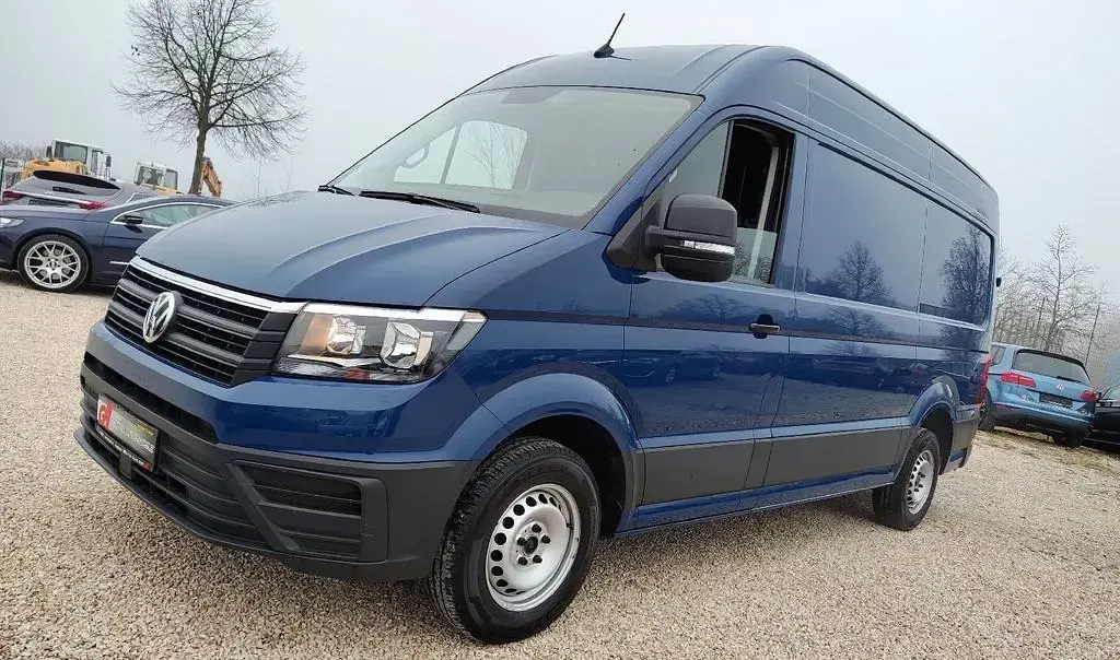 Gebraucht VW Crafter 140 PS (102 kW) 2018 Deep ocean blue Van