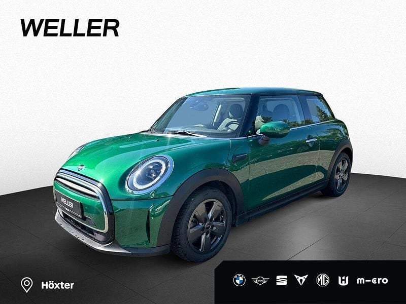 British racing green (dunkelgrün) Gebraucht 2023 Mini Cooper Classic Kleinwagen | 22.745 € (Fairer Preis) - Bild 1/4