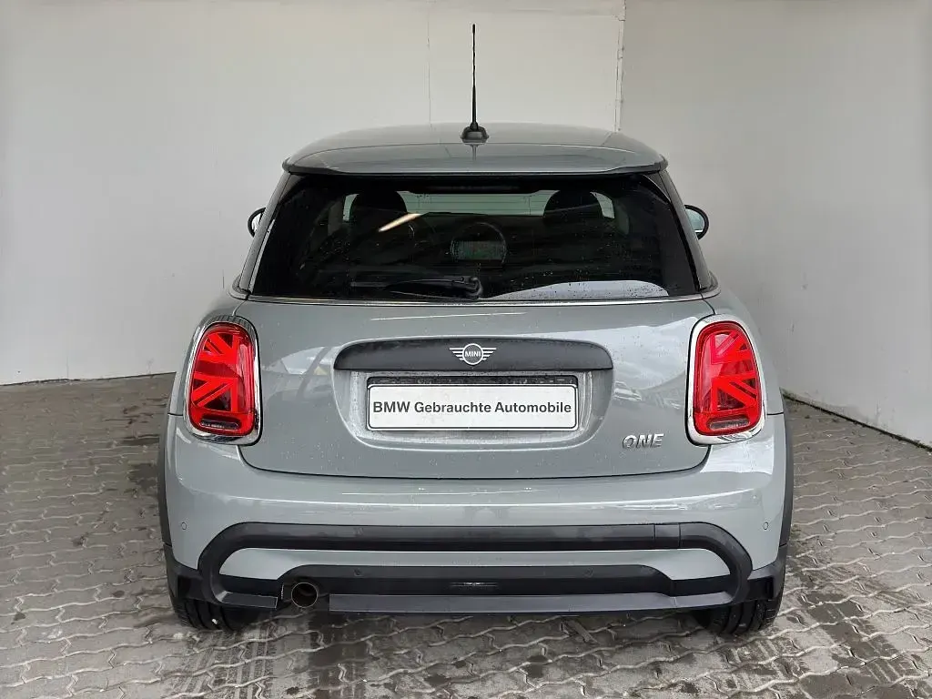 Gebraucht Mini ONE 102 PS (75 kW) 2022 Moonwalk grey met. Kleinwagen
