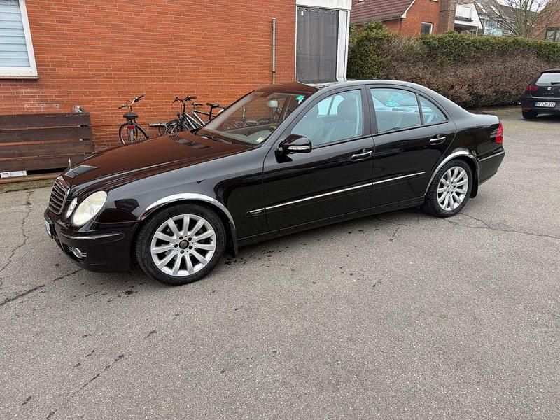 Gebraucht Mercedes E280 Avantgarde 190 PS (139 kW) 2006 Schwarz Limousine