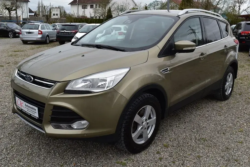 Gebraucht Ford Kuga Titanium 140 PS (102 kW) 2013 Grün SUV