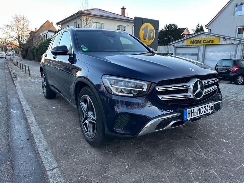 Blau Gebraucht 2020 Mercedes GLC220 AMG line SUV | 30.000 € (Superpreis) - Bild 1/4