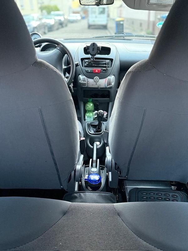 Grau Gebraucht 2007 Peugeot 107 Kleinwagen | 1.100 € - Bild 1/4