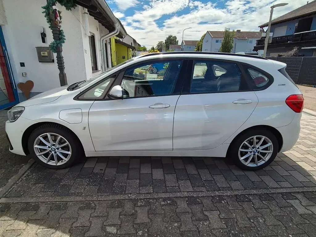 Gebraucht BMW 225 Active Tourer iPerformance 224 PS (164 kW) 2018 Weiß Van / Kleinbus