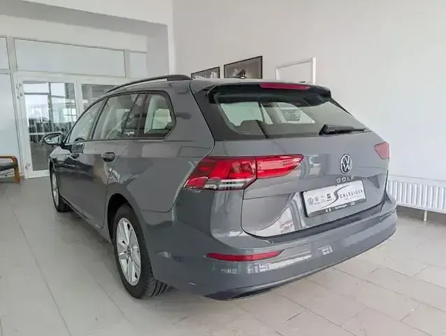 Gebraucht VW Golf VIII Life 150 PS (110 kW) 2023 Grau Kombi