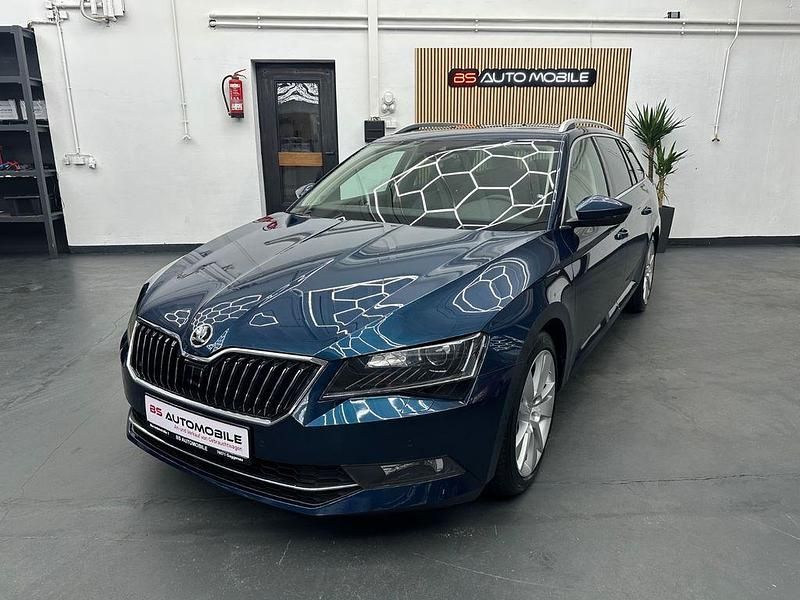 Gebraucht Skoda Superb Style 190 PS (139 kW) 2016 Blau Kombi