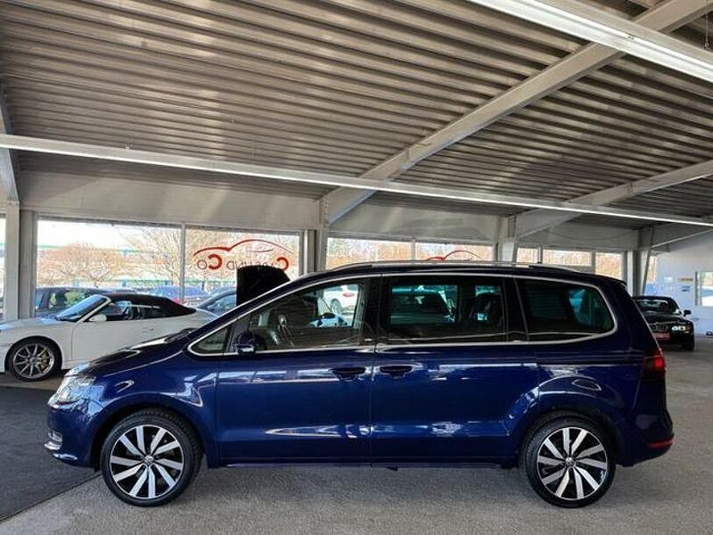 Gebraucht VW Sharan 184 PS (135 kW) 2018 Blau Van / Kleinbus