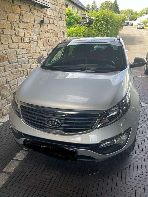 Silber Gebraucht 2011 Kia Sportage Vision SUV | 8.950 € (Guter Preis) - Bild 1/4