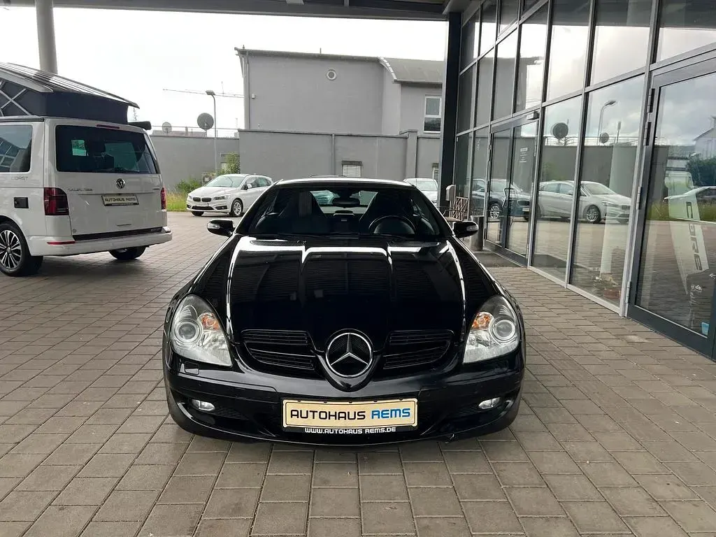 Gebraucht Mercedes SLK200 163 PS (119 kW) 2007 Obsidianschwarz  met... Cabrio