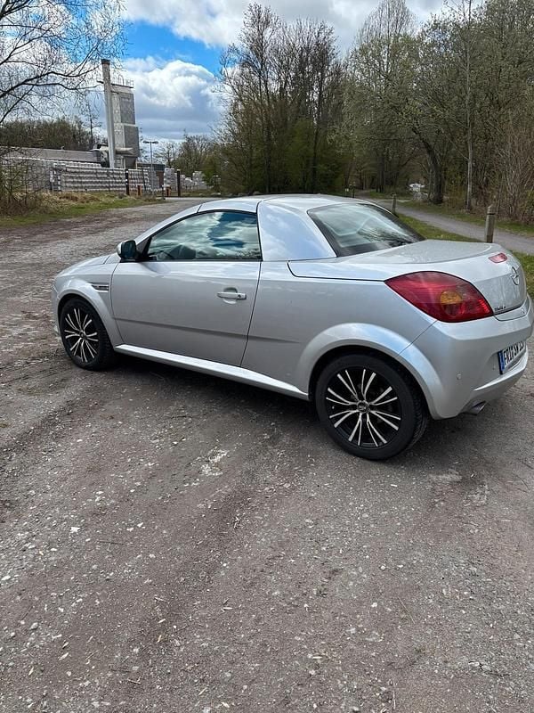 Gebraucht Opel Tigra 125 PS (91 kW) 2008 Silber Cabrio