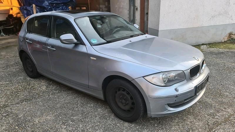 Gebraucht BMW 116 122 PS (89 kW) 2011 Blau Kleinwagen